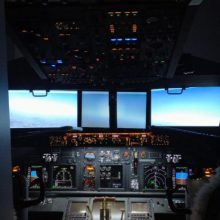 Metų tėtis: vaikų miegamajame įrengė tikrą „Boeing 737“ pilotų kabiną