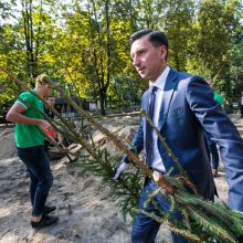 Futbolininkai sutvarkė stumbryną Lietuvos zoologijos sode