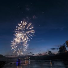 Valstybės dienos renginius sostinėje vainikavo įspūdingi fejerverkai