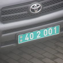 Valstybiniame šio automobilio numeryje pirmieji skaičiai nurodo, kokios šalies atstovybei ar ambasadai mašina priklauso. 40-asis numeris priskirtas Kroatijos Respublikos ambasados biurui.