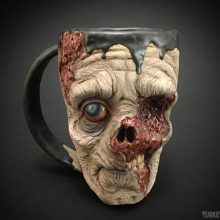 Amerikiečio kuriami monstrų puodeliai – ypač realistiški