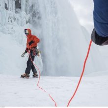 Kanados alpinistas pirmasis istorijoje įkopė į Niagaros krioklį 