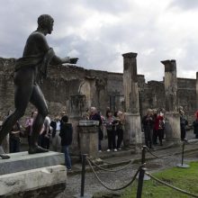 Italijos pasididžiavimas – Pompėja – toliau griūna