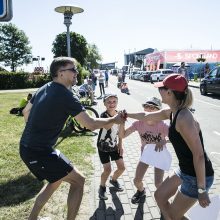 Savaitgalis festivalyje „Sveika, Neringa!“ V. Baumilai prasidėjo nesėkme	