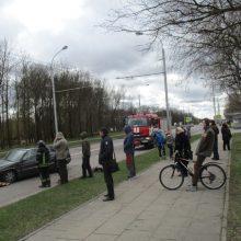 Avarija P. Lukšio gatvėje: vienas vairuotojas sužalotas, kitas pabėgo