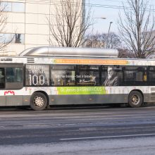 Signatarų sentencijos papuošė Vilniaus viešąjį transportą