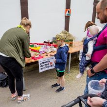 Gyvūnų prižiūrėtojo diena – su dovanomis zoologijos sodo gyventojams