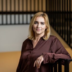 Į skandalą patekusi A. Belickaitė traukiasi iš „Lietuvos geležinkelių“: šito jau yra per daug