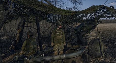 ES lyderiai ketina patvirtinti didesnę karinę paramą Ukrainai