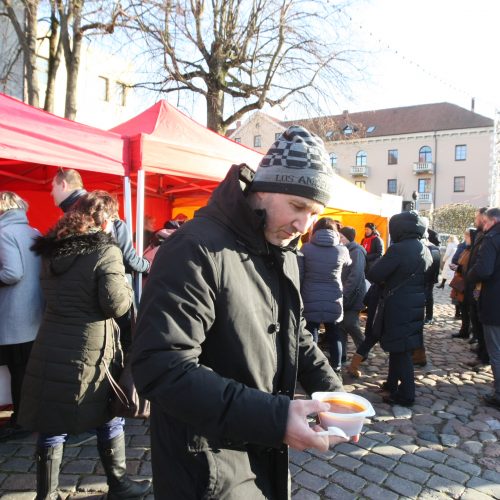 Akcija „Maltiečių sriuba“ Klaipėdoje  © Vytauto Liaudanskio nuotr.