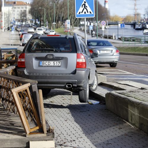 Visureigio skrydis Klaipėdoje baigėsi ant kavinės terasos  © Vytauto Petriko nuotr.