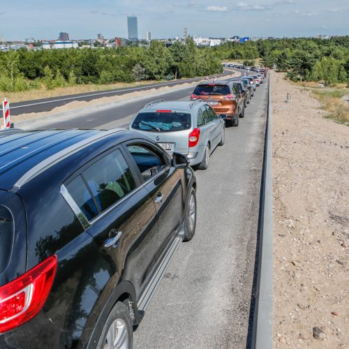 Automobilių eilės Smiltynėje  © Vytauto Petriko nuotr.