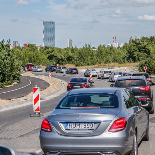 Automobilių eilės Smiltynėje  © Vytauto Petriko nuotr.