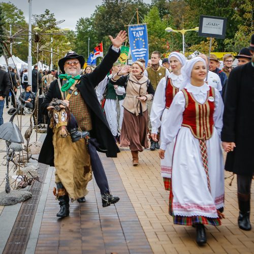 Palanga pražydo ir suskambo tarptautiniu folkloro festivaliu  © Vytauto Petriko nuotr.