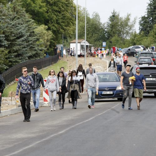 Į Karklės festivalį toliau plūsta žmonės  © Vytauto Liaudanskio nuotr.