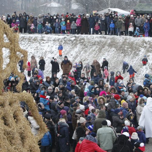 Klaipėdiečiai nenusižengė tradicijoms: per Užgavėnes išdykavo ir sudegino Morę  © Vytauto Liaudanskio nuotr.