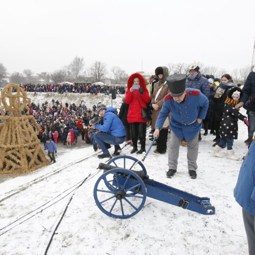 Klaipėdiečiai nenusižengė tradicijoms: per Užgavėnes išdykavo ir sudegino Morę  © Vytauto Liaudanskio nuotr.