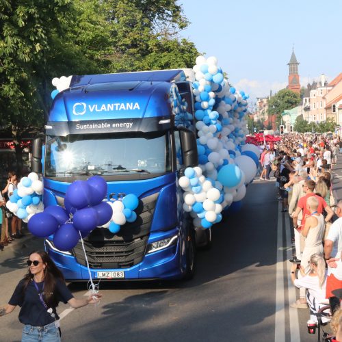 Jūros šventės eisena abejingų nepaliko  © Vytauto Liaudanskio nuotr.