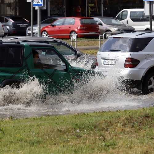 Po liūties ir vėl skęsta Kaunas  © Laimučio Brundzos nuotr.