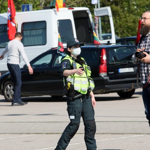 „Didžiojo šeimos gynimo maršo“ dalyvių pasiruošimas Akademijoje  © Laimučio Brundzos, Aliaus Koroliovo nuotr.