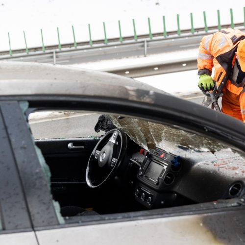 Vilniuje kelionės metu užsidegė automobilis  © P. Peleckio/BNS