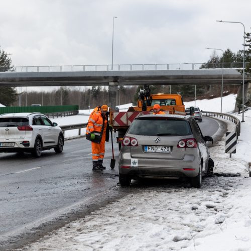 Vilniuje kelionės metu užsidegė automobilis  © P. Peleckio/BNS