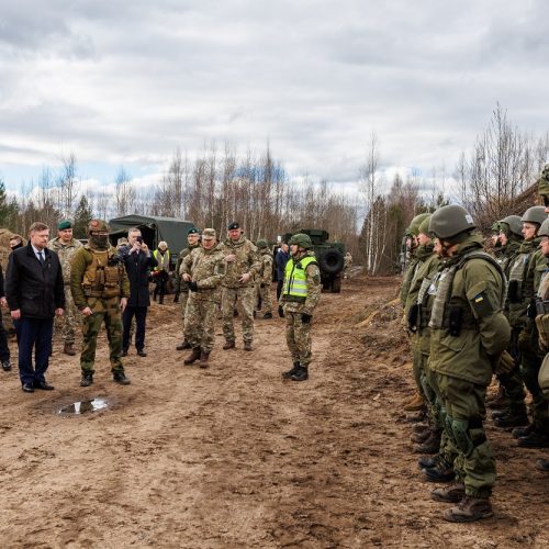 Islandijos ir Lietuvos kariuomenės vadų vizitas Rukloje   © E. Ovčarenko/BNS nuotr.