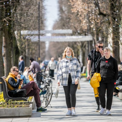 Kauniečiai džiaugėsi pavasarišku sekmadieniu  © Justinos Lasauskaitės nuotr.