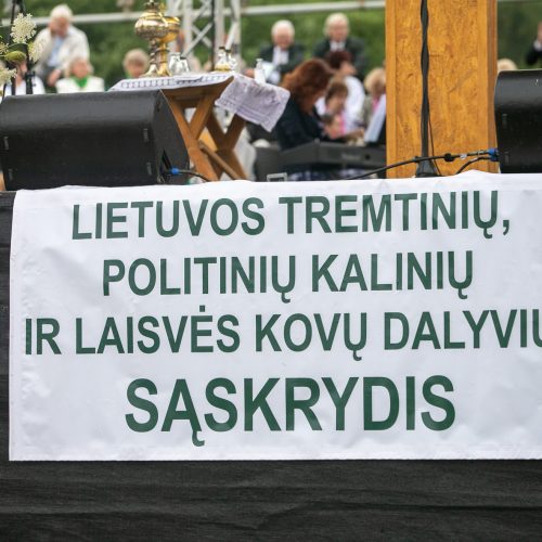 Tremtinių ir politinių kalinių sąskrydis Ariogaloje  © Justinos Lasauskaitės nuotr.