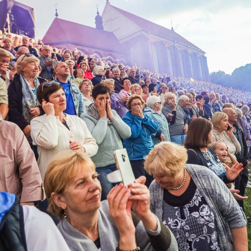 Kauno pilies papėdėje kauniečius subūrė operetė ir „Tautiška giesmė“  © Justinos Lasauskaitės nuotr.