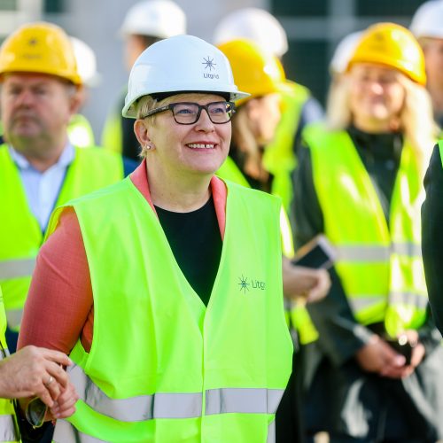 „Litgrid“ pastotėjė Alytuje pristatyti pirmieji sinchroniniai kompensatoriai jungčiai su kontinentinės Europos tinklais  © T. Biliūno / BNS nuotr.