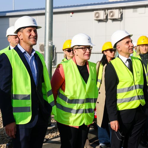 „Litgrid“ pastotėjė Alytuje pristatyti pirmieji sinchroniniai kompensatoriai jungčiai su kontinentinės Europos tinklais  © T. Biliūno / BNS nuotr.