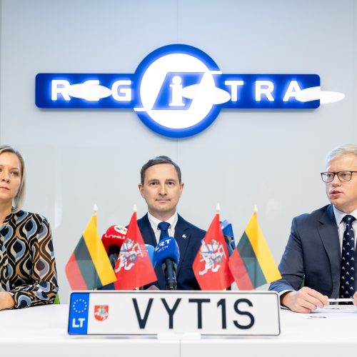 Pristatytas naujojo dizaino numerio ženklas su Lietuvos valstybės herbu – Vyčiu
