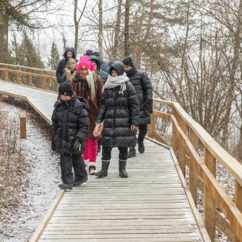 Kadagių slėnyje - lankytojų gausa  © Regimanto Zakšensko nuotr.