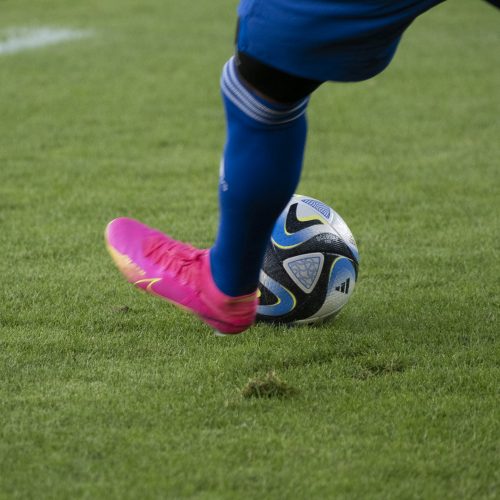 Kauno S. Dariaus ir S. Girėno stadione įvyko Lietuvos ir FIFA futbolo legendų rungtynės  © Simono Baltušio nuotr.