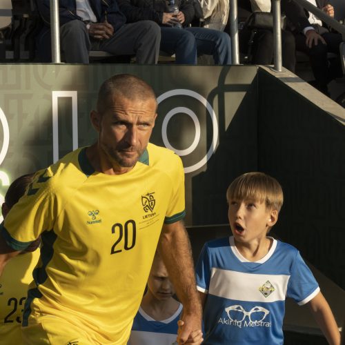 Kauno S. Dariaus ir S. Girėno stadione įvyko Lietuvos ir FIFA futbolo legendų rungtynės  © Simono Baltušio nuotr.