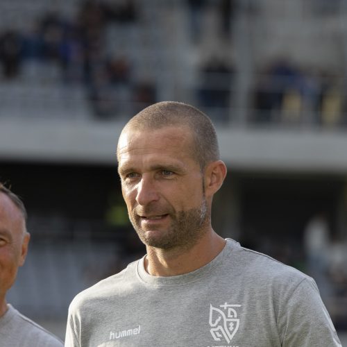 Kauno S. Dariaus ir S. Girėno stadione įvyko Lietuvos ir FIFA futbolo legendų rungtynės  © Simono Baltušio nuotr.