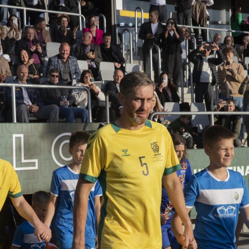Kauno S. Dariaus ir S. Girėno stadione įvyko Lietuvos ir FIFA futbolo legendų rungtynės  © Simono Baltušio nuotr.