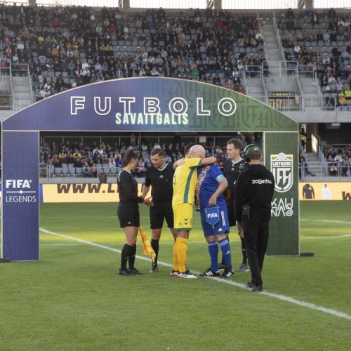 Kauno S. Dariaus ir S. Girėno stadione įvyko Lietuvos ir FIFA futbolo legendų rungtynės  © Simono Baltušio nuotr.