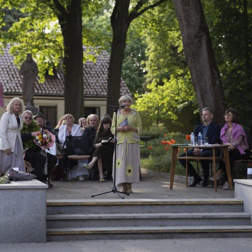 Kaune vainikuotas „Poezijos pavasario“ laureatas  © Simono Baltušio nuotr.