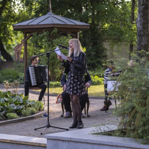 Kaune vainikuotas „Poezijos pavasario“ laureatas  © Simono Baltušio nuotr.
