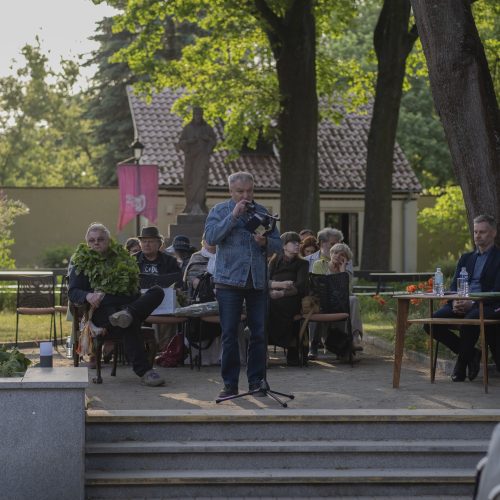 Kaune vainikuotas „Poezijos pavasario“ laureatas  © Simono Baltušio nuotr.