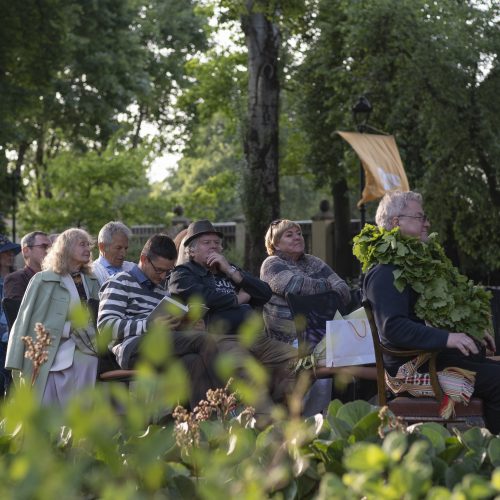 Kaune vainikuotas „Poezijos pavasario“ laureatas  © Simono Baltušio nuotr.