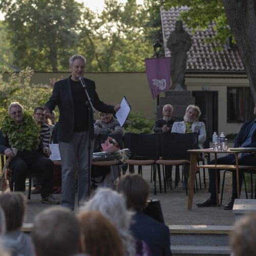 Kaune vainikuotas „Poezijos pavasario“ laureatas  © Simono Baltušio nuotr.