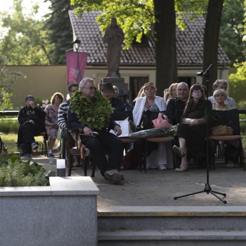 Kaune vainikuotas „Poezijos pavasario“ laureatas  © Simono Baltušio nuotr.