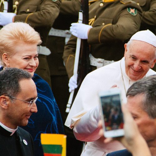 Popiežiaus lėktuvas nusileido Vilniuje  © Prezidento kanceliarijos, I Gelūno / BFL nuotr.