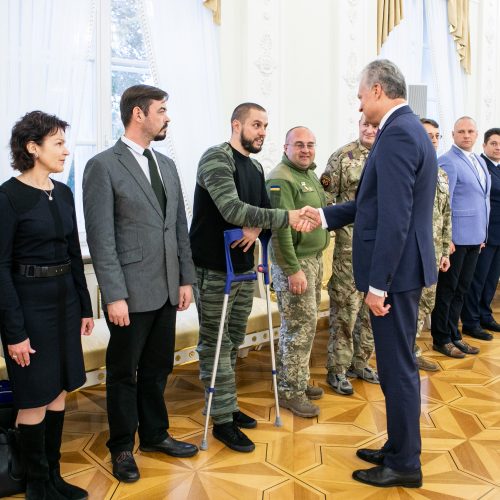 Prezidentas susitiko su Lietuvoje gydomais Ukrainos kariais  © P. Peleckio / Fotobanko nuotr.