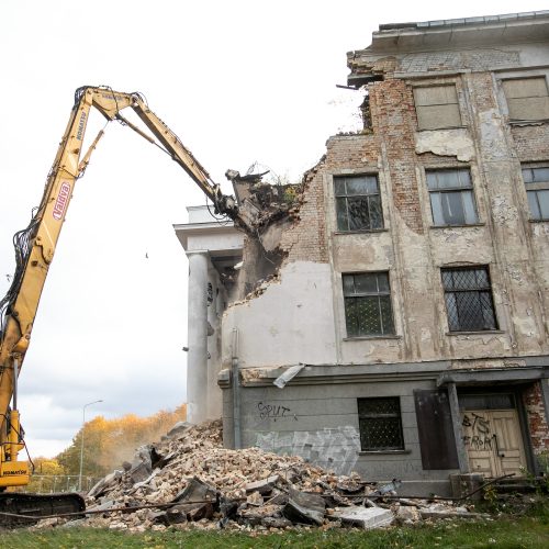 Griaunami sostinės Profsąjungų rūmai  © P. Peleckio / Fotobanko nuotr.