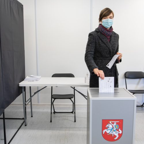 Išankstinis balsavimas: balsuoja partijų lyderiai  © I. Gelūno, T. Biliūno / Fotobanko nuotr.