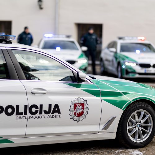 Policijai perduota NATO viršūnių susitikimui įsigytų automobilių  © I. Gelūno / BNS nuotr.